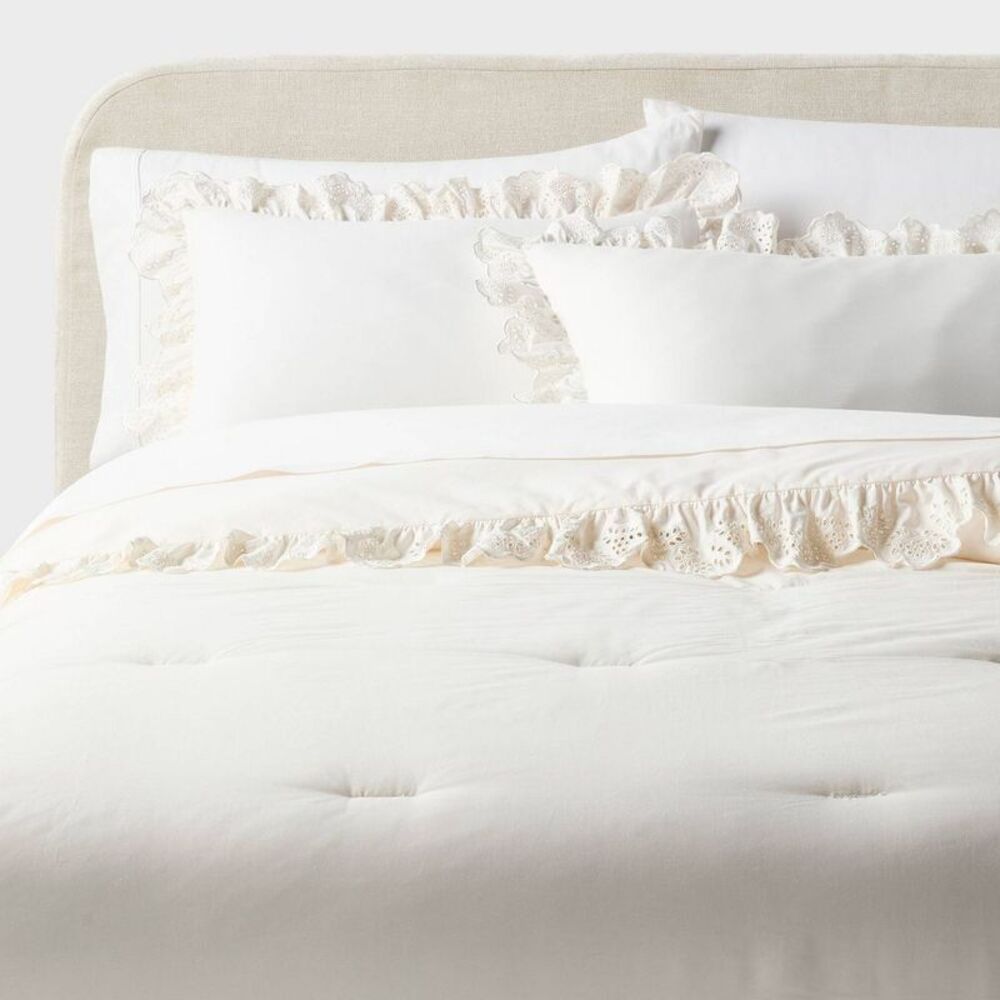 Twin/Twin XL Eyelet Comforter and Sham Set White for Dorm - Threshold